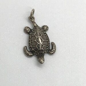 Sterling Silver Green Turtle Pendant